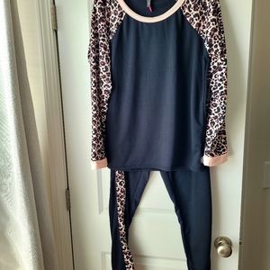 🌟NWT Vince Camuto sleep set size L